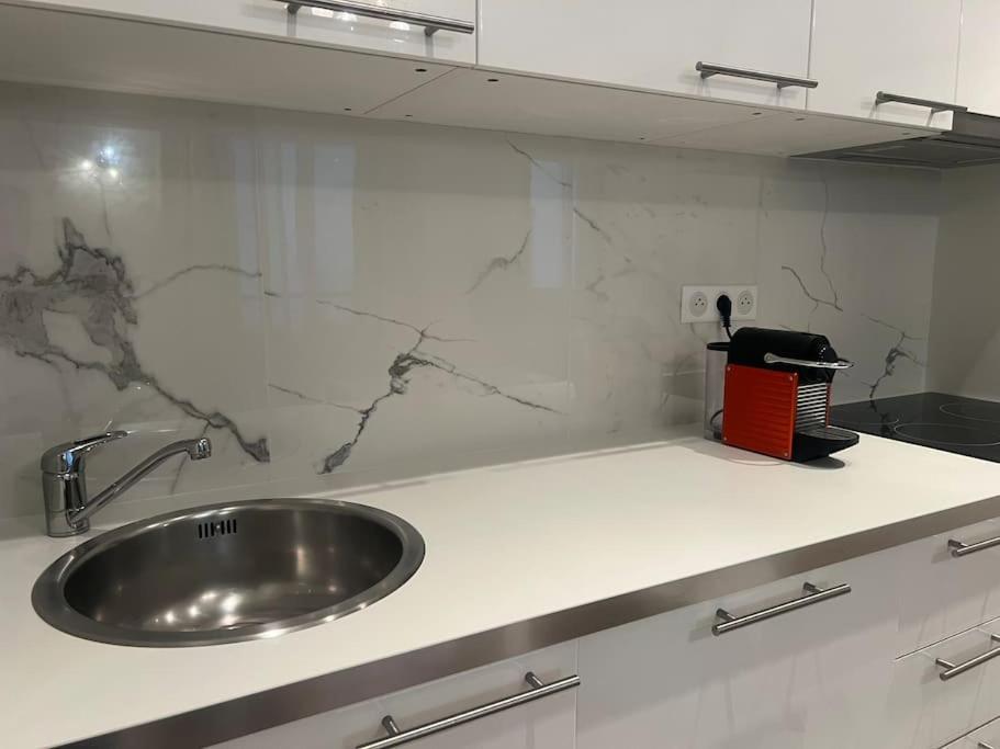 Luxury Appartment, Champs Elysees, Neuf ! Paris Bagian luar foto