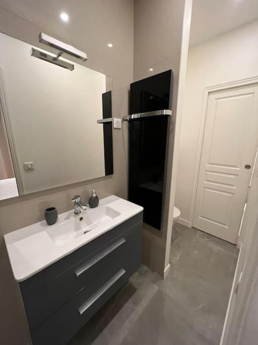 Luxury Appartment, Champs Elysees, Neuf ! Paris Bagian luar foto