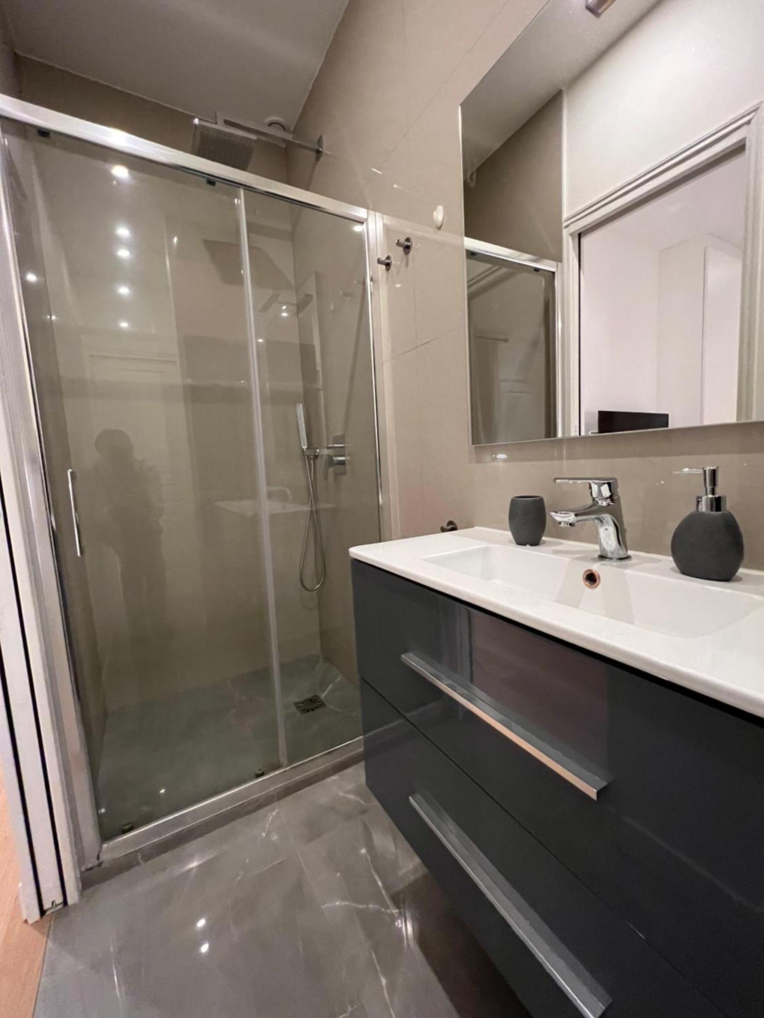 Luxury Appartment, Champs Elysees, Neuf ! Paris Bagian luar foto